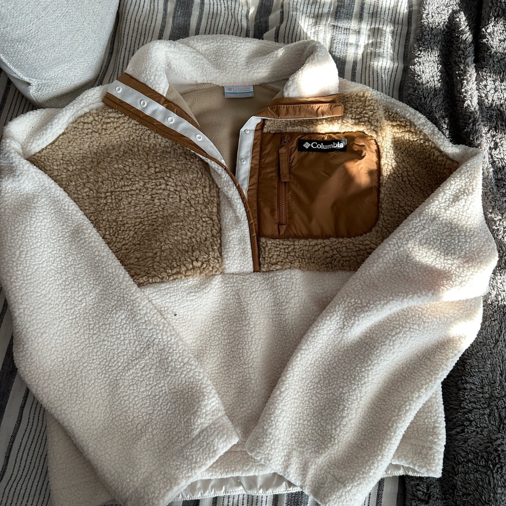 Columbia Fleece Pullover in Cream and Brown